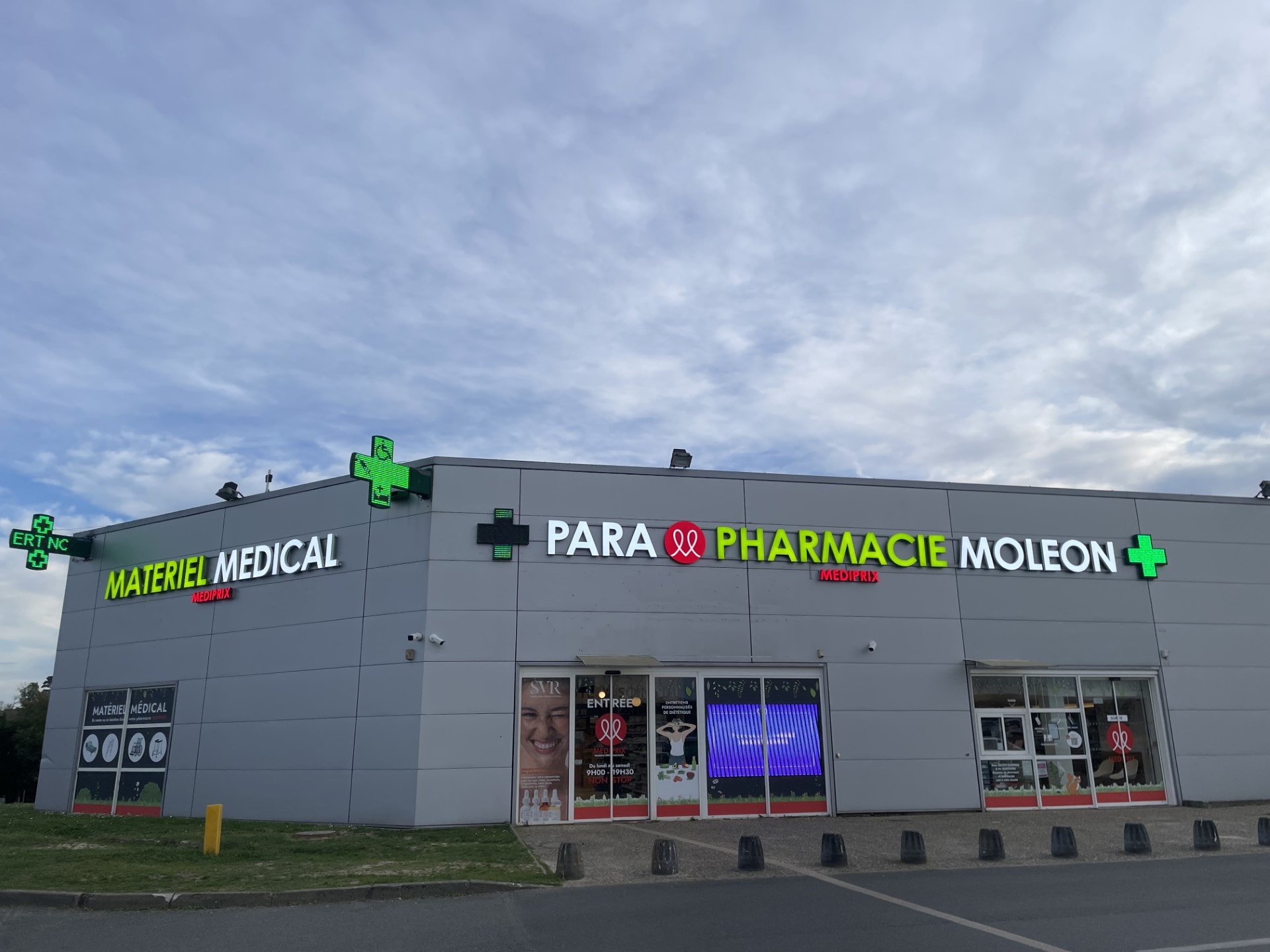 PHARMACIE MOLEON